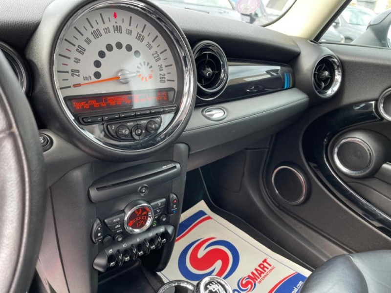 Photo 17 de l'offre de MINI MINI 1.6I - 184 R56 COOPER S BAYSWATER CUIR   CARNET ENTRETIEN A JOUR à 14490€ chez Triplo auto