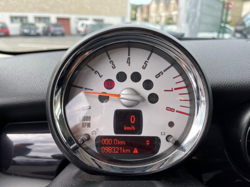 Photo 18 de l'offre de MINI MINI 1.6I - 184 R56 COOPER S BAYSWATER CUIR   CARNET ENTRETIEN A JOUR à 14490€ chez Triplo auto
