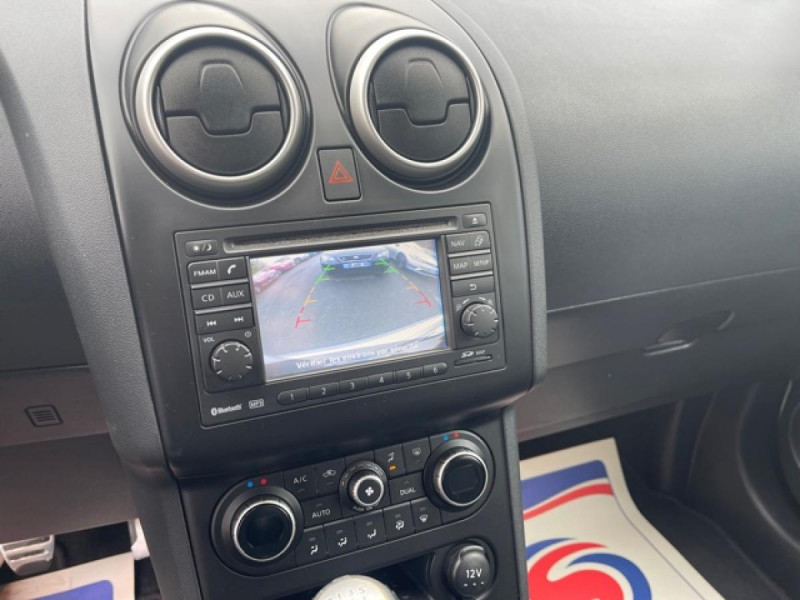 Photo 20 de l'offre de NISSAN QASHQAI 1.5 DCI 110  CONNECT EDITION GPS TOIT PANO CAMERA à 7990€ chez Triplo auto