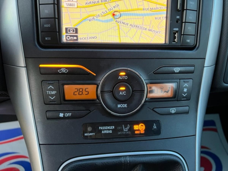 Photo 21 de l'offre de TOYOTA AURIS 90 D-4D DYNAMIC CLIM GPS   ATTELAGE à 7990€ chez Triplo auto