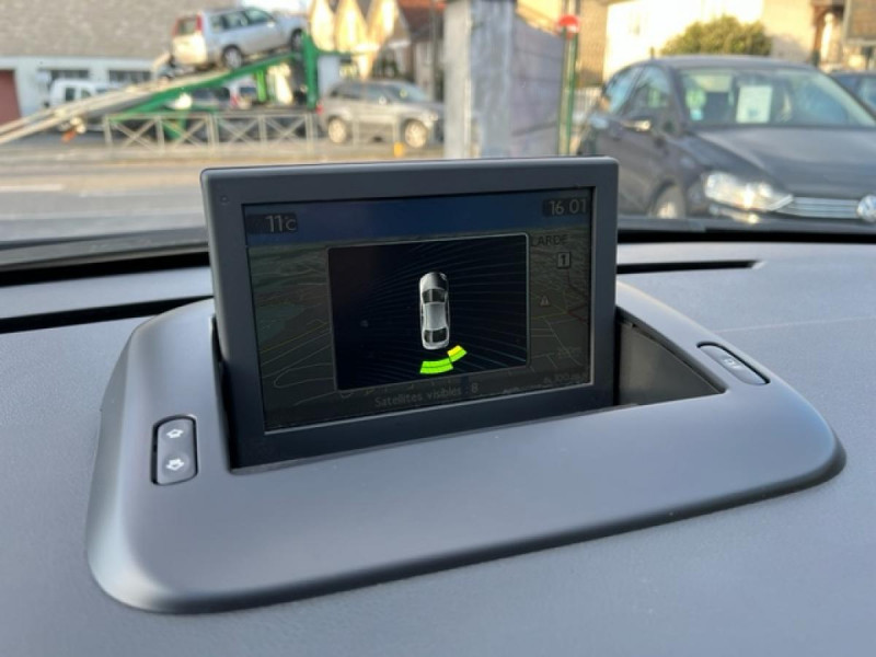Photo 27 de l'offre de PEUGEOT 5008 7PL  1.6 BHDI 120 EAT6 STYLE GPS à 13990€ chez Triplo auto