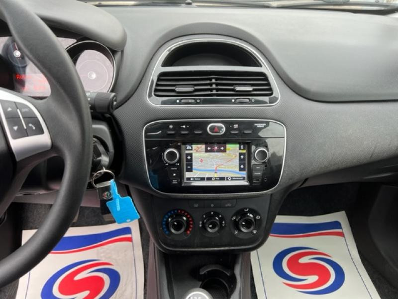 Photo 16 de l'offre de FIAT GRANDE PUNTO/PUNTO EVO 1.2I - 69 LOUNGE GPS   CLIM à 8990€ chez Triplo auto