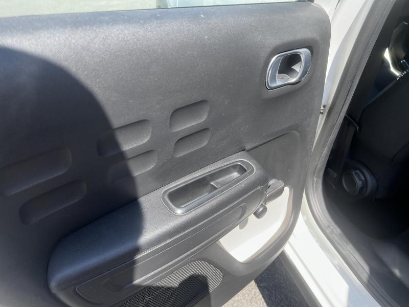 Photo 38 de l'offre de CITROEN C3 1.6 BLUEHDI 75 S&S FEEL à 10990€ chez Triplo auto