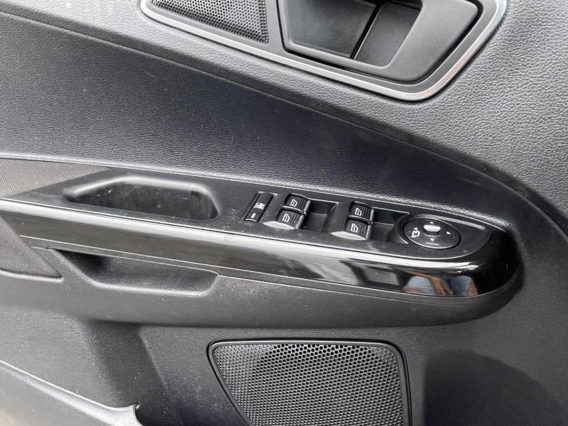 Photo 24 de l'offre de FORD B MAX 1.6 TDCI 95 TITANIUM   CAMERA à 8490€ chez Triplo auto