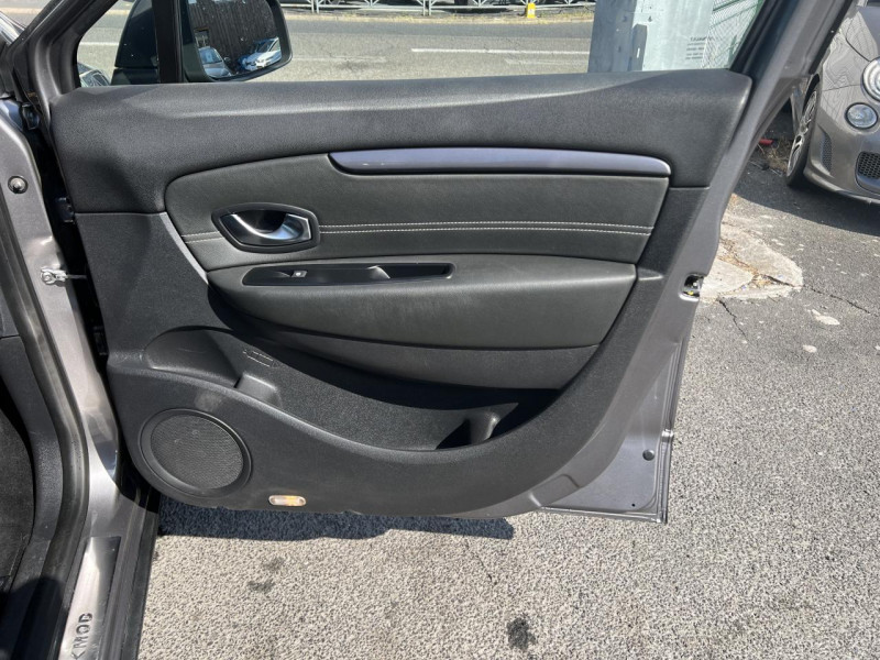 Photo 32 de l'offre de RENAULT SCENIC XMOD 1.5 DCI 110 BUSINESS GPS à 8990€ chez Triplo auto
