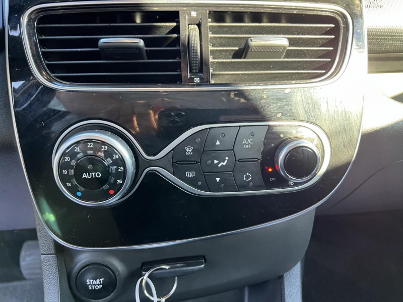 Photo 17 de l'offre de RENAULT CLIO ESTATE 1.5 DCI 90 INTENS GPS à 14490€ chez Triplo auto