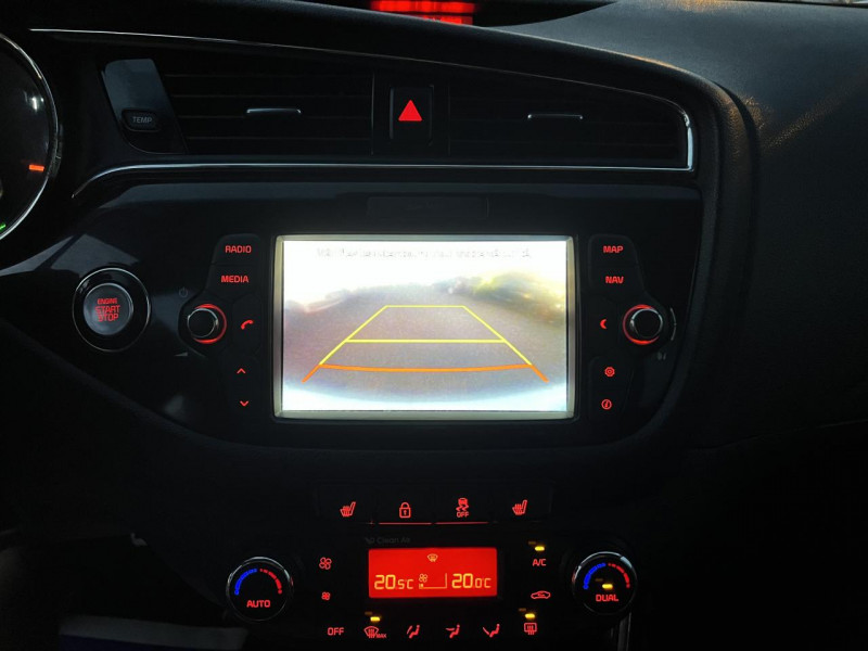Photo 19 de l'offre de KIA CEE D 1.6 CRDI 136 STOP&GO PREMIUM GPS CAMERA à 12990€ chez Triplo auto