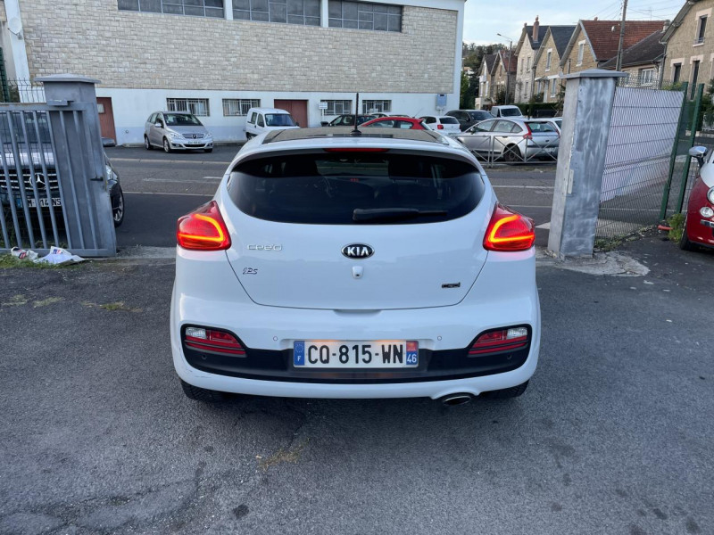 Photo 4 de l'offre de KIA CEE D PRO 1.6 CRDI 128 SPORT GPS   TOIT OUVRANT  à 9990€ chez Triplo auto