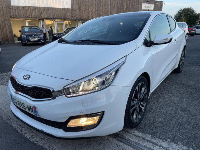 Photo 22 de l'offre de KIA CEE D PRO 1.6 CRDI 128 SPORT GPS   TOIT OUVRANT  à 9990€ chez Triplo auto