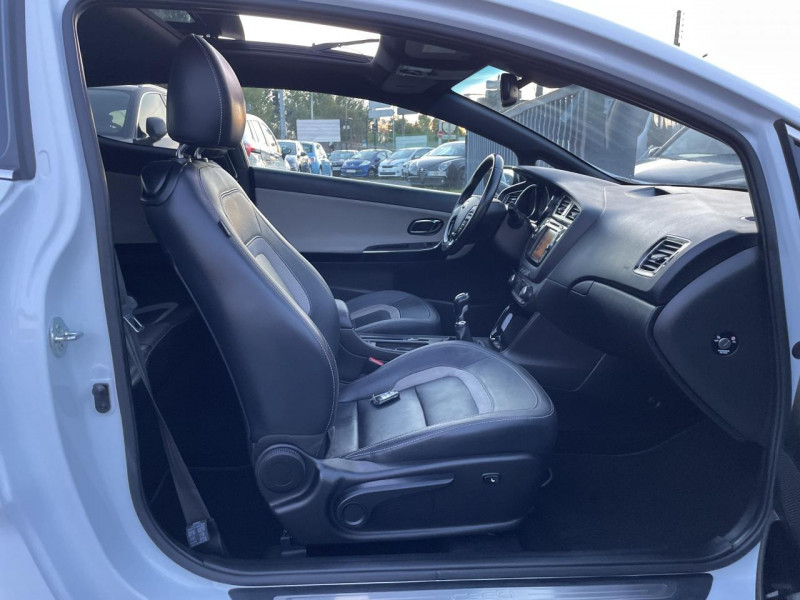 Photo 35 de l'offre de KIA CEE D PRO 1.6 CRDI 128 SPORT GPS   TOIT OUVRANT  à 9990€ chez Triplo auto