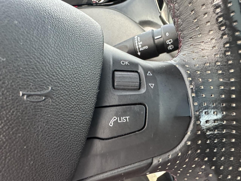 Photo 37 de l'offre de PEUGEOT 208 1.6 E-HDI 115 XY JBL GPS   TOIT PANO à 9990€ chez Triplo auto