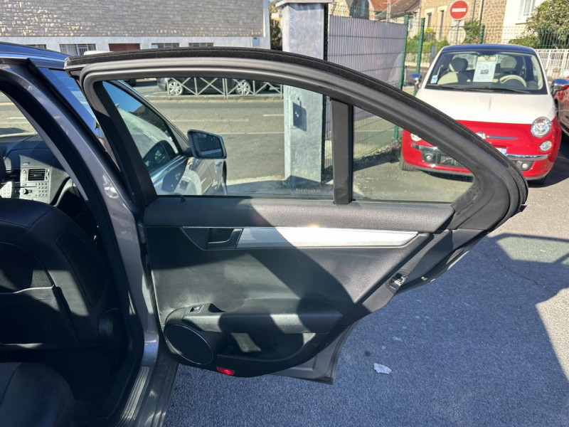 Photo 33 de l'offre de MERCEDES-BENZ CLASSE C C220 CDI BVA AVANTGARDE GPS à 11490€ chez Triplo auto
