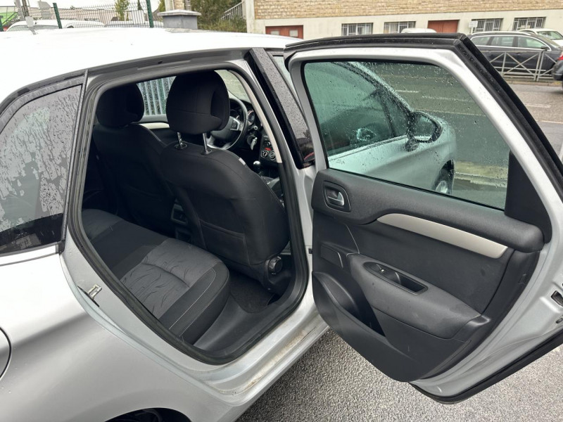 Photo 43 de l'offre de CITROEN C4 1.6 HDI 90 MILLENIUM GPS à 8990€ chez Triplo auto