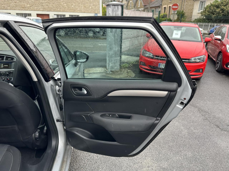 Photo 44 de l'offre de CITROEN C4 1.6 HDI 90 MILLENIUM GPS à 8990€ chez Triplo auto