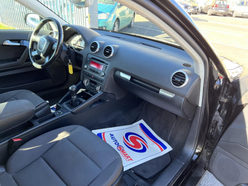 Photo 30 de l'offre de AUDI A3 1.6 TDI 105 S/S AMBIENTE CLIM   DISTRI OK à 10990€ chez Triplo auto
