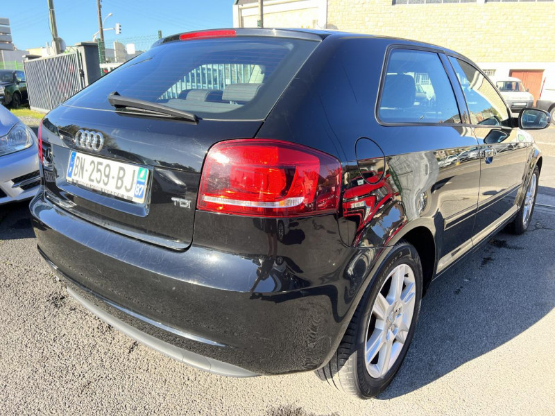 Photo 23 de l'offre de AUDI A3 1.6 TDI 105 S/S AMBIENTE CLIM   DISTRI OK à 10990€ chez Triplo auto
