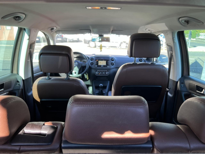 Photo 10 de l'offre de VOLKSWAGEN TIGUAN 2.0 TDI 110 CARAT GPS CUIR DISTRI OK à 13490€ chez Triplo auto