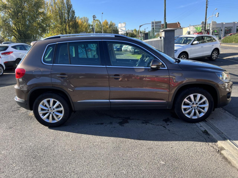 Photo 6 de l'offre de VOLKSWAGEN TIGUAN 2.0 TDI 110 CARAT GPS CUIR DISTRI OK à 13490€ chez Triplo auto