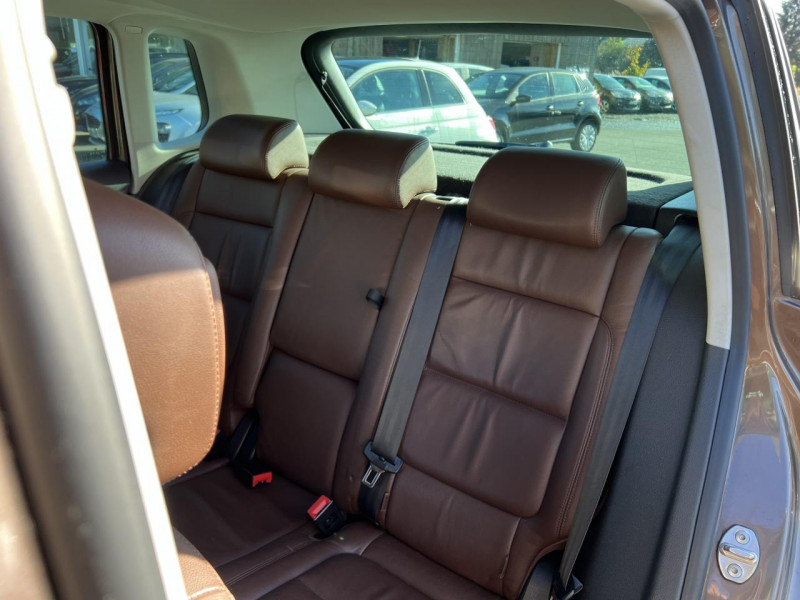 Photo 12 de l'offre de VOLKSWAGEN TIGUAN 2.0 TDI 110 CARAT GPS CUIR DISTRI OK à 13490€ chez Triplo auto