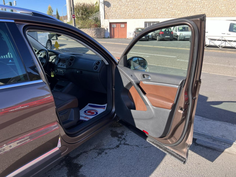 Photo 31 de l'offre de VOLKSWAGEN TIGUAN 2.0 TDI 110 CARAT GPS CUIR DISTRI OK à 13490€ chez Triplo auto