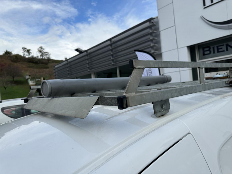 Photo 26 de l'offre de RENAULT KANGOO L1 1.5 DCI 75 II GéNéRIQUE CLIM TVA à 12490€ chez Triplo auto
