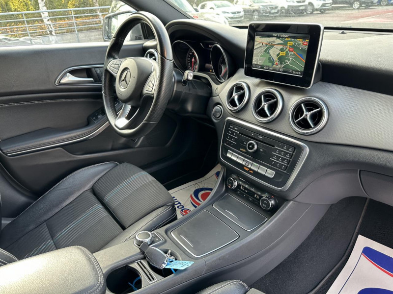Photo 33 de l'offre de MERCEDES-BENZ CLA SHOOTING BRAKE 200D BVA 7G-DCT SENSATION GPS CAMERA à 23990€ chez Triplo auto