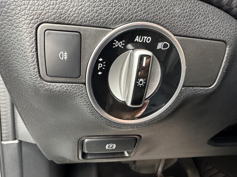 Photo 26 de l'offre de MERCEDES-BENZ CLASSE A 220D 7G-DCT SENSATION GPS CAMERA-GAR 12MOIS à 24990€ chez Triplo auto