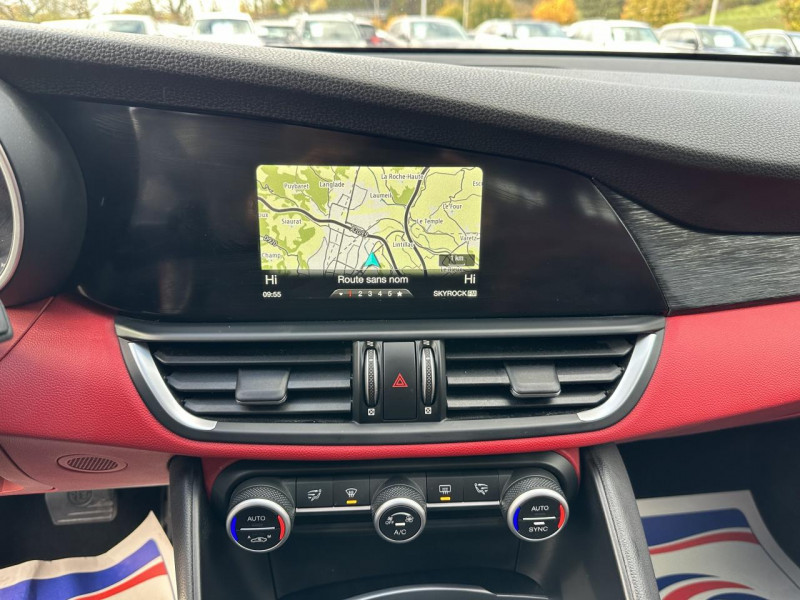 Photo 19 de l'offre de ALFA ROMEO GIULIA 2.2 D 136 BVA SUPER CUIR ROUGE GPS à 20990€ chez Triplo auto