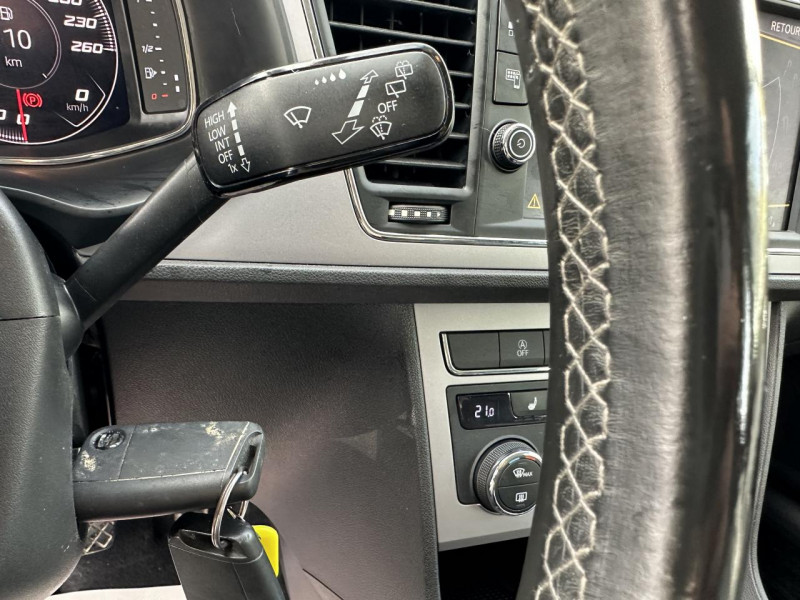 Photo 23 de l'offre de SEAT LEON 1.2 TSI 110 S&S URBAN ADVANCED CUIR GPS CAMERA à 15990€ chez Triplo auto