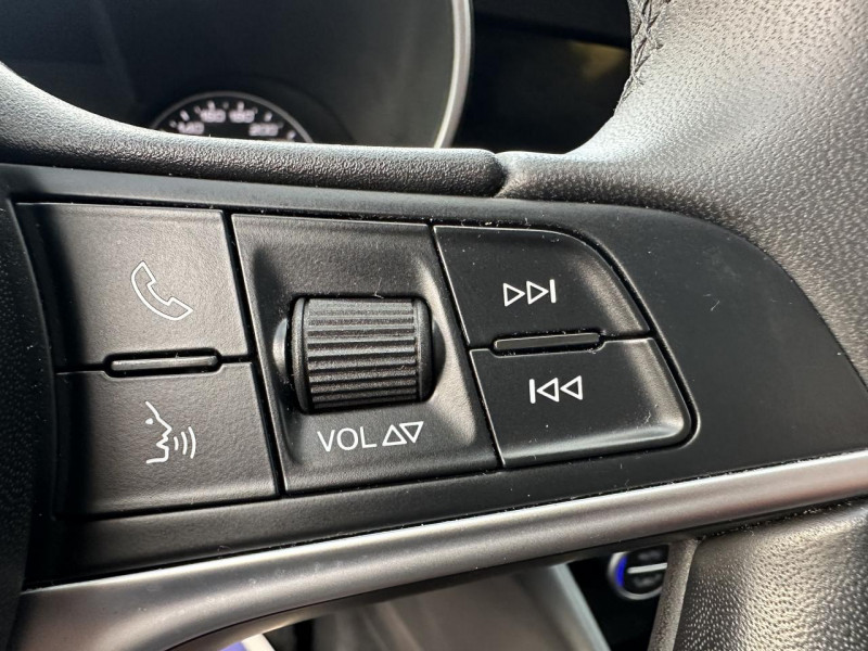 Photo 22 de l'offre de ALFA ROMEO GIULIA 2.2 D 136 BVA SUPER CUIR ROUGE GPS à 20990€ chez Triplo auto