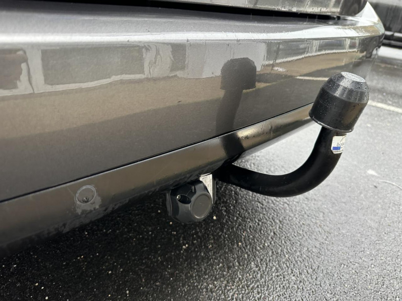 Photo 48 de l'offre de CITROEN C4 SPACETOURER GRAND 7P 1.5 BHDI 130 S&S EAT8 SHINE   ATTELAGE à 17990€ chez Triplo auto