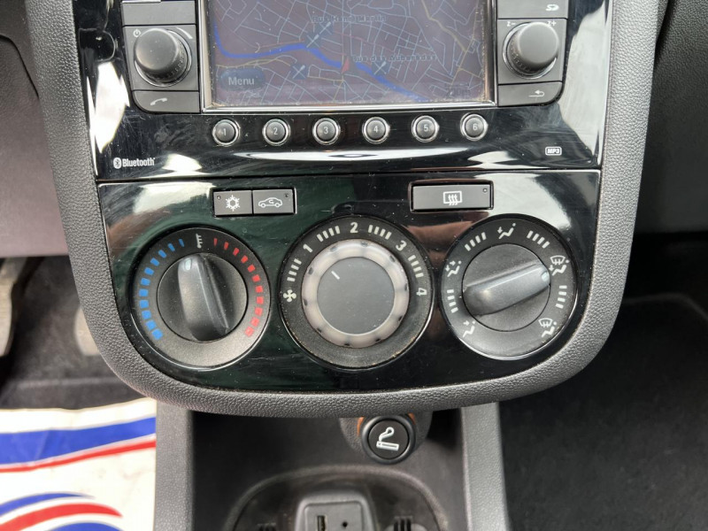 Photo 17 de l'offre de OPEL CORSA 1.3 CDTI - 75 GRAPHITE GPS à 6990€ chez Triplo auto