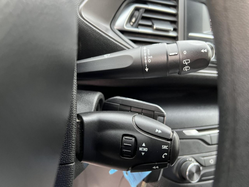 Photo 48 de l'offre de PEUGEOT 308 II SW 1.6 BHDI S&S 100 ACCESS à 10990€ chez Triplo auto