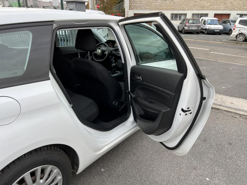 Photo 27 de l'offre de PEUGEOT 308 II SW 1.6 BHDI S&S 100 ACCESS à 10990€ chez Triplo auto