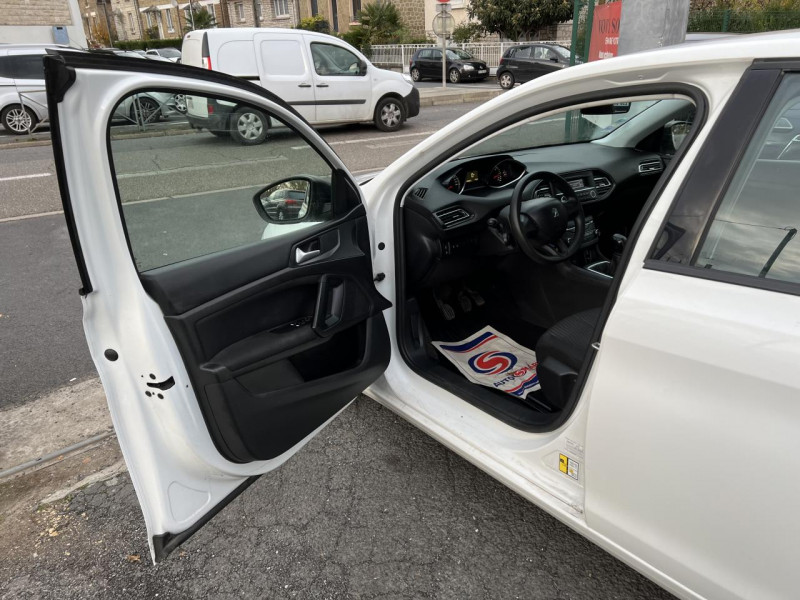 Photo 41 de l'offre de PEUGEOT 308 II SW 1.6 BHDI S&S 100 ACCESS à 10990€ chez Triplo auto