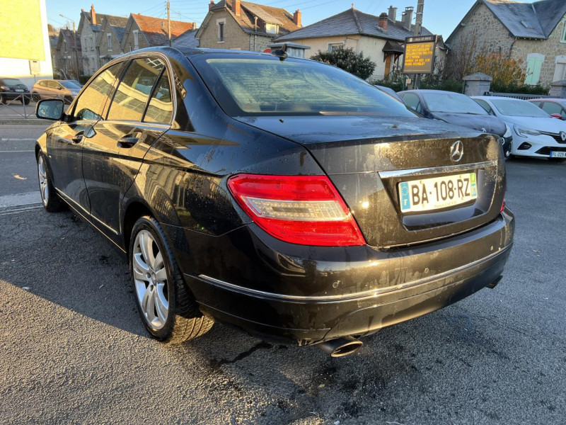 Photo 24 de l'offre de MERCEDES-BENZ CLASSE C 320 CDI 3.0 BVA ELéGANCE  TOIT OUVRANT GPS CUIR à 12490€ chez Triplo auto