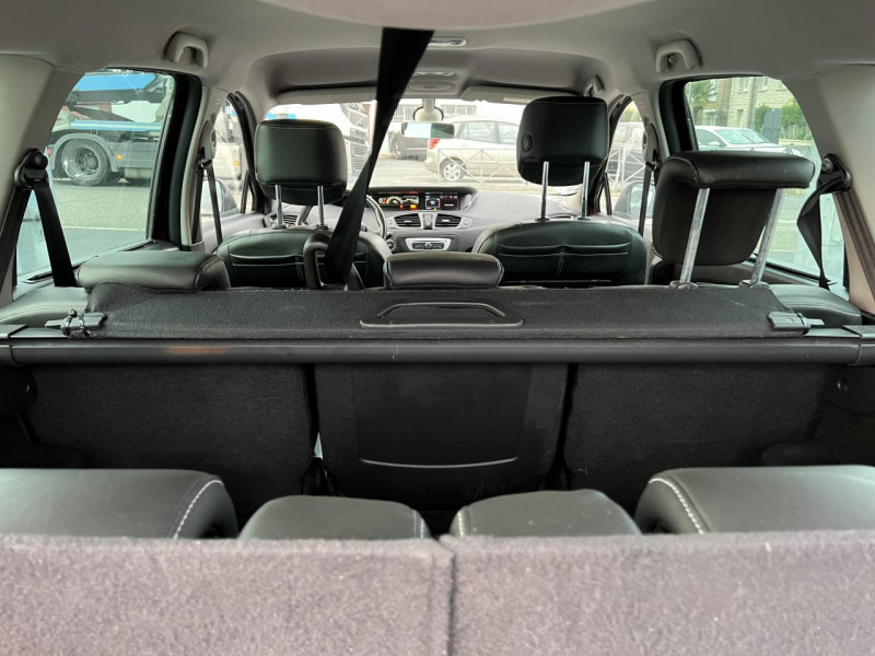 Photo 10 de l'offre de RENAULT SCENIC GRAND 7P 1.5 DCI 110 EDC BUSINESS à 12990€ chez Triplo auto