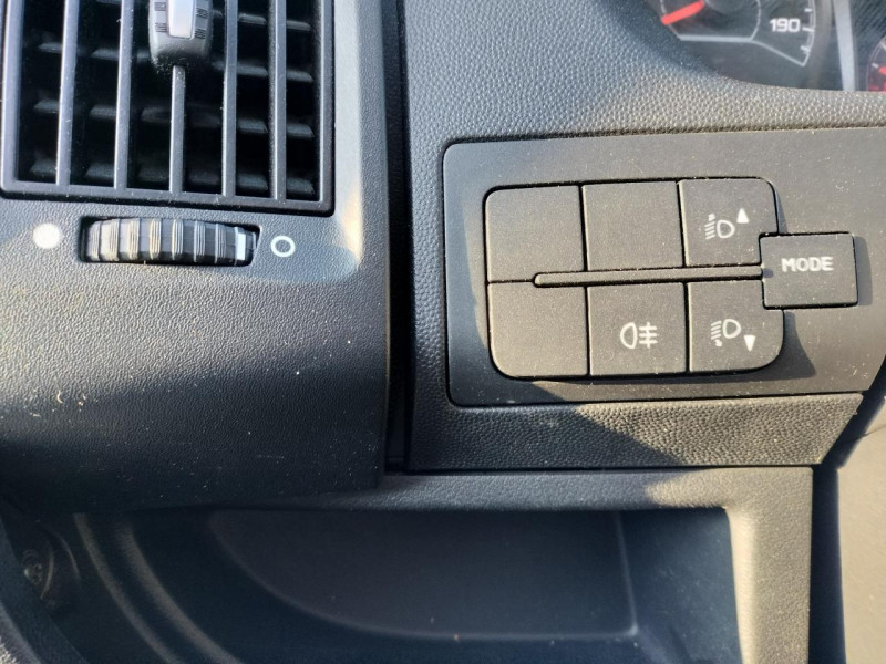 Photo 42 de l'offre de CITROEN JUMPER III CLUB 2.0 BHDI 110 CLIM TVA à 23490€ chez Triplo auto