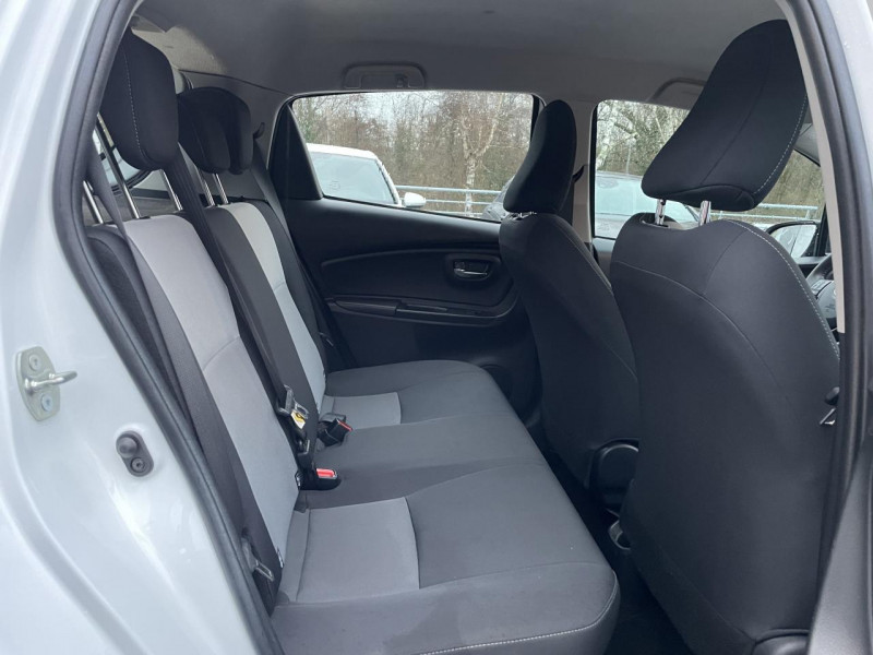 Photo 17 de l'offre de TOYOTA YARIS HYBRIDE 100H BV E-CVT III DYNAMIC CLIM - 61882KM à 16490€ chez Triplo auto
