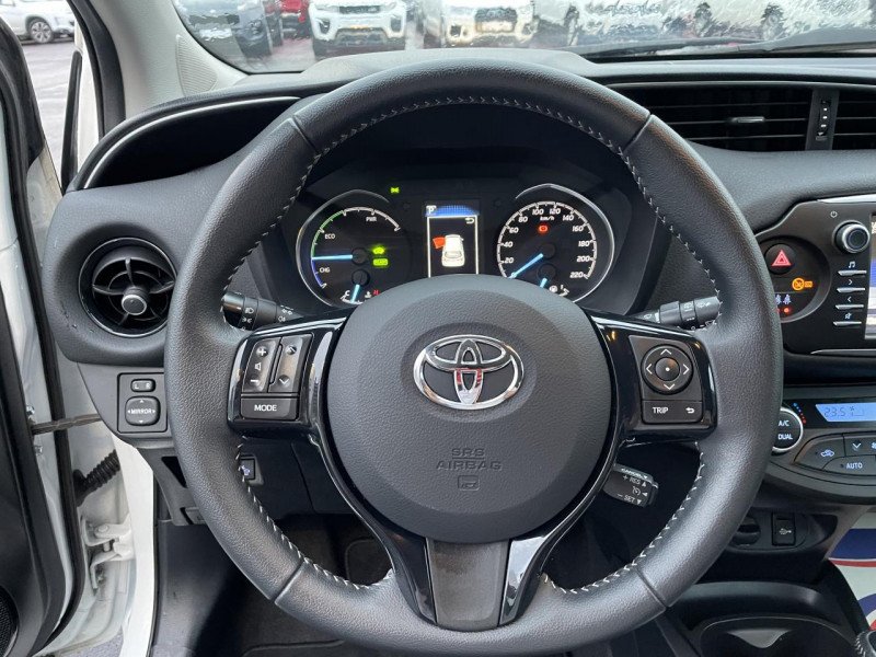 Photo 33 de l'offre de TOYOTA YARIS HYBRIDE 100H BV E-CVT III DYNAMIC CLIM - 61882KM à 16490€ chez Triplo auto