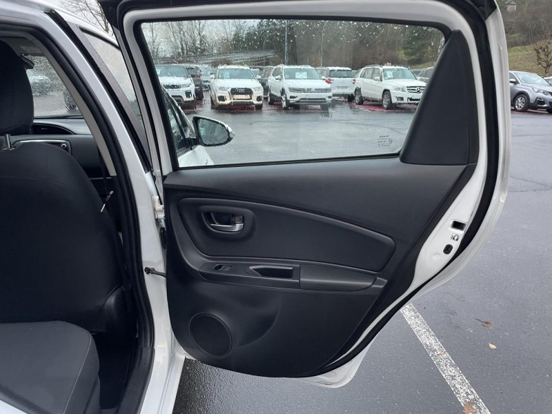 Photo 15 de l'offre de TOYOTA YARIS HYBRIDE 100H BV E-CVT III DYNAMIC CLIM - 61882KM à 16490€ chez Triplo auto