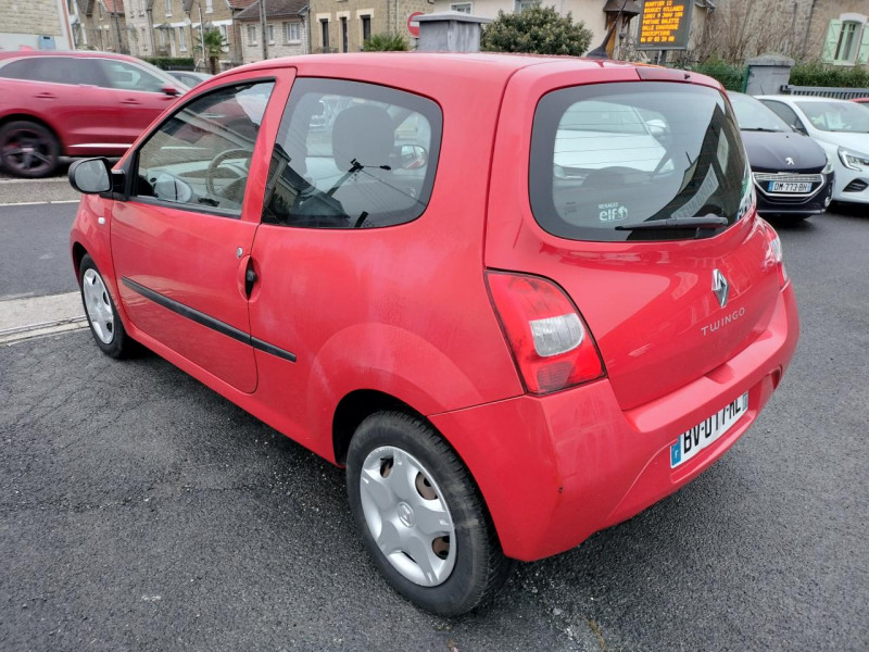 Photo 23 de l'offre de RENAULT TWINGO II 1.2I 75 AUTHENTIQUE DISTRI OK à 5490€ chez Triplo auto