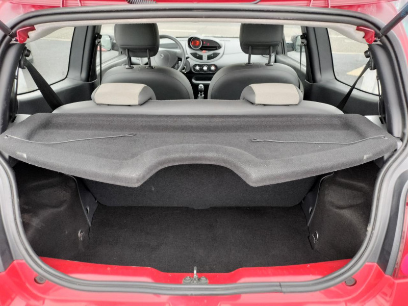Photo 26 de l'offre de RENAULT TWINGO II 1.2I 75 AUTHENTIQUE DISTRI OK à 5490€ chez Triplo auto