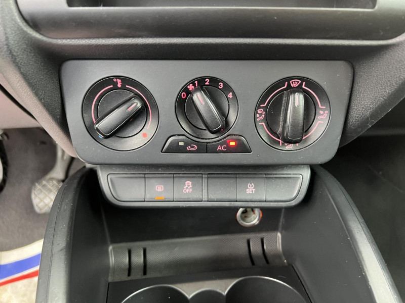 Photo 18 de l'offre de AUDI A1 1.2 TFSI 86 S/S AMBIENTE CLIM à 11490€ chez Triplo auto