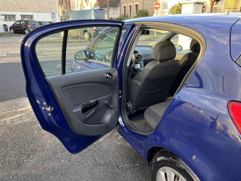 Photo 36 de l'offre de OPEL CORSA 1.3 CDTI 95 S&S COSMO GPS   CLIM à 7990€ chez Triplo auto