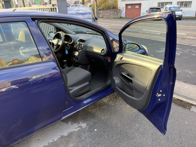 Photo 32 de l'offre de OPEL CORSA 1.3 CDTI 95 S&S COSMO GPS   CLIM à 7990€ chez Triplo auto