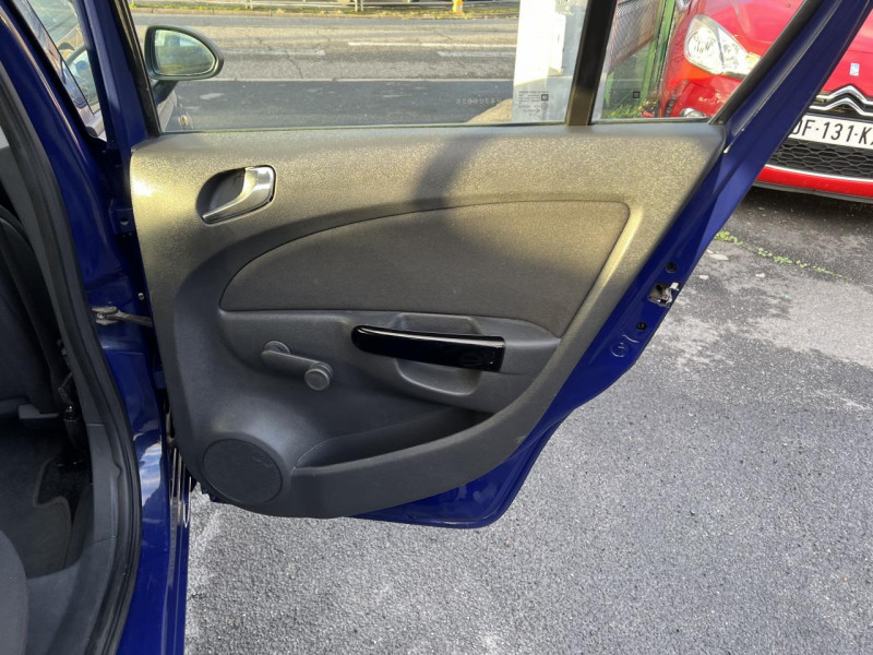 Photo 28 de l'offre de OPEL CORSA 1.3 CDTI 95 S&S COSMO GPS   CLIM à 7990€ chez Triplo auto