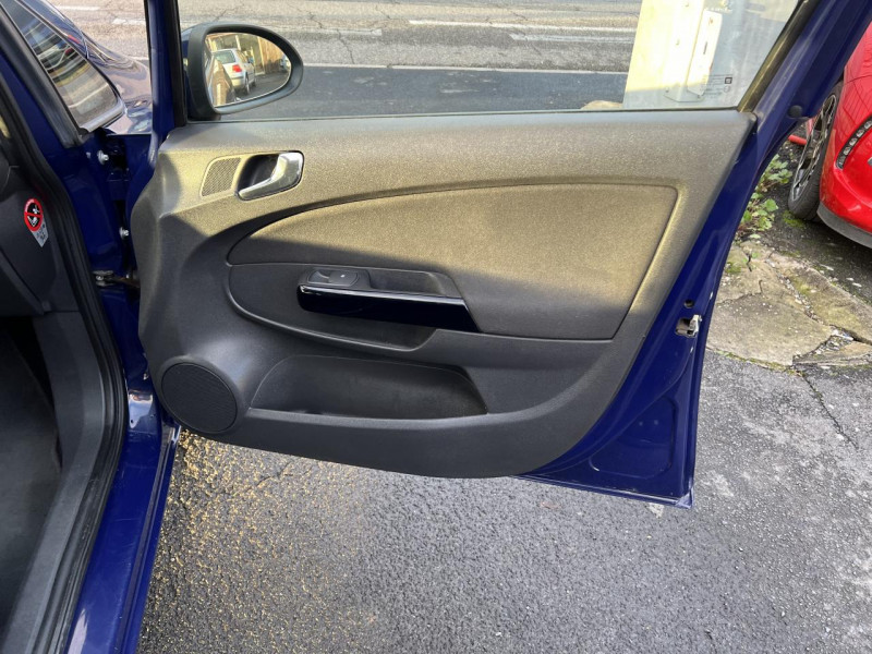 Photo 33 de l'offre de OPEL CORSA 1.3 CDTI 95 S&S COSMO GPS   CLIM à 7990€ chez Triplo auto