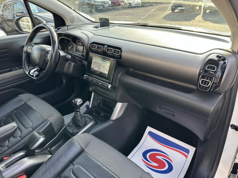 Photo 9 de l'offre de CITROEN C3 AIRCROSS 1.2 PURETECH 110 SHINE  TOIT OUVRANT CUIR CAMERA DISTRI à JOUR à 14990€ chez Triplo auto