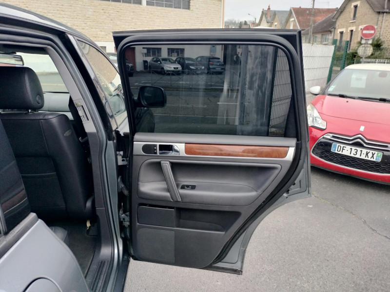 Photo 30 de l'offre de VOLKSWAGEN TOUAREG 3.2I V6 220CV BVA TIPTRONIC GPS CUIR à 10990€ chez Triplo auto